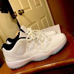 Air Jordan 11 Legend Blue Lows